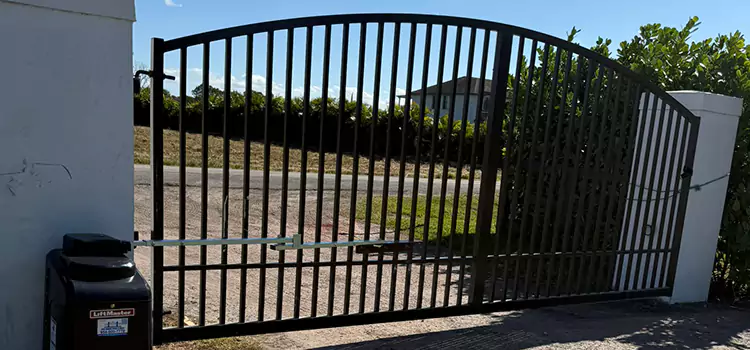 Driveway Fence Repair Pine Hills